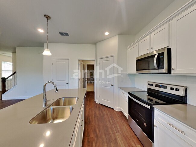 Photo - 27318 St Andrews Ave