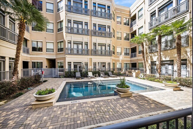 1901 Post Oak Blvd Unit 1211