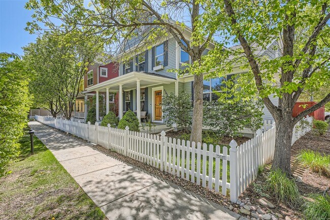 Photo - 2747 Ulster St