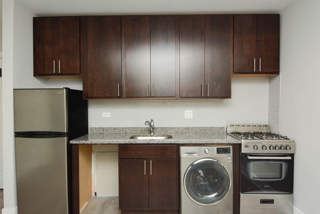 Photo - 434.5 W Belden Ave Unit 601B