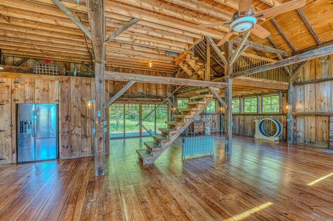 Photo - 398 Plains Rd