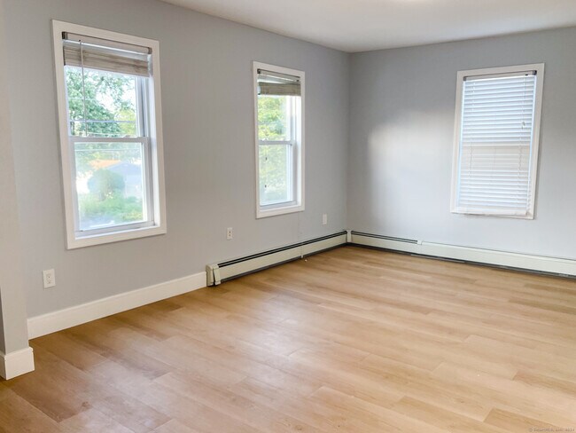 Photo - 128 Victory St Unit 2