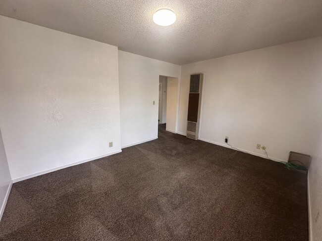 Photo - 2 Bedroom, 1 Bathroom Apartment Unit 7