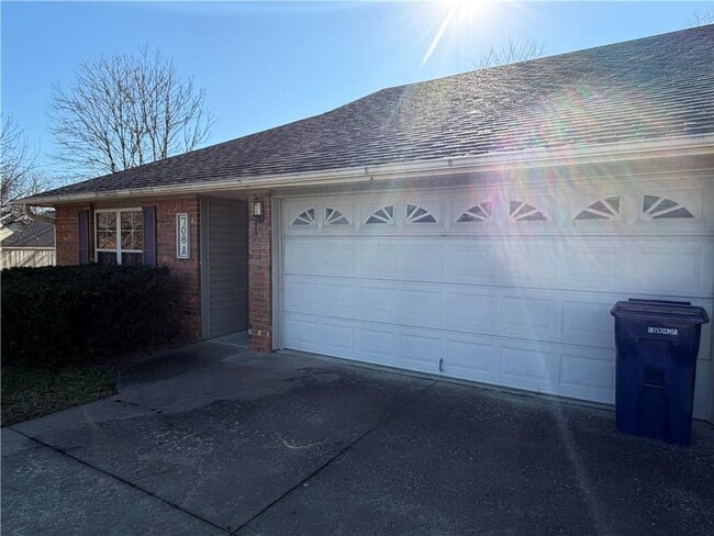 Photo - 706 Meghan St