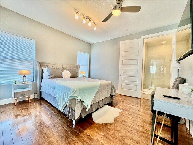 Photo - 1914 Blodgett St Unit C