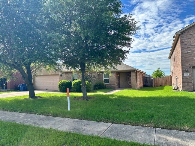 Photo - 1308 Devine Drive