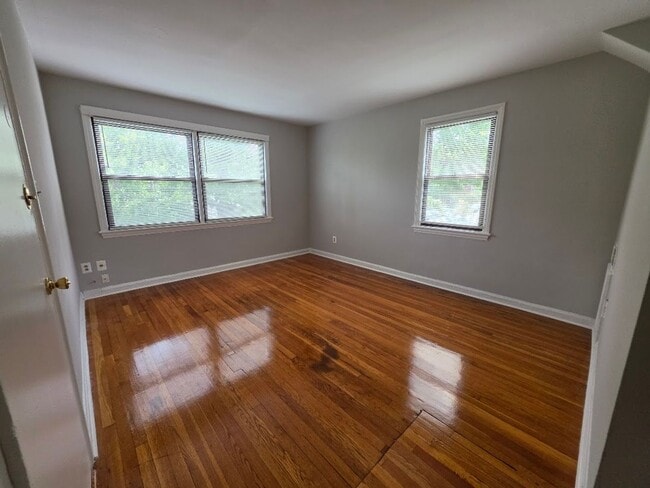 Photo - 429 Burbank St SE Unit 4
