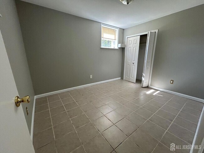 Photo - 205 College Dr