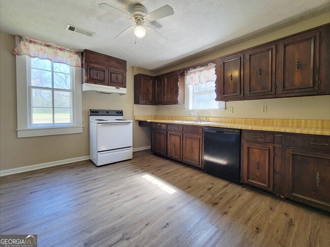 Photo - 334 Bill Rutledge Rd