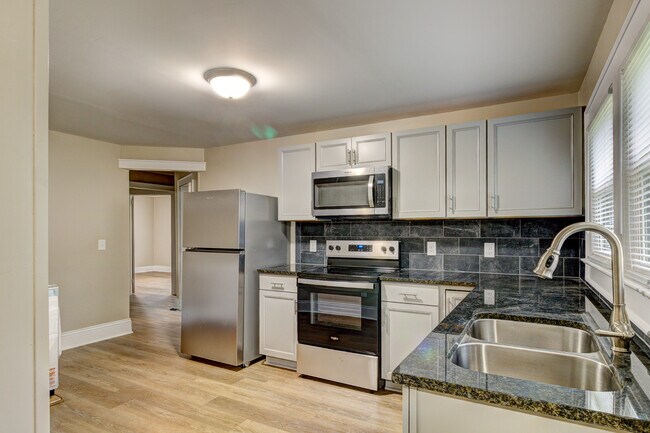 Photo - 207 Ramsey St