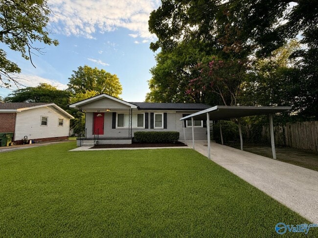 Photo - 515 Warner St NW