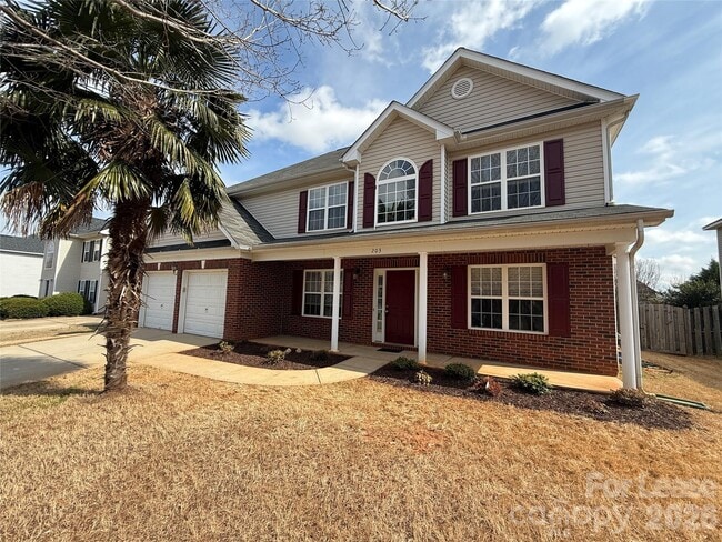 Building Photo - 203 Almora Loop