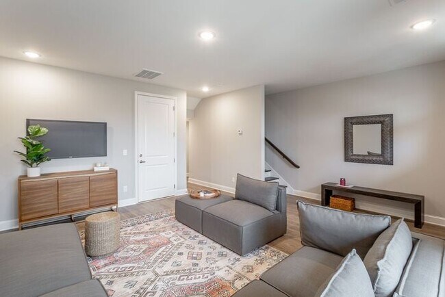 Photo - 2310 E 18th St Pl