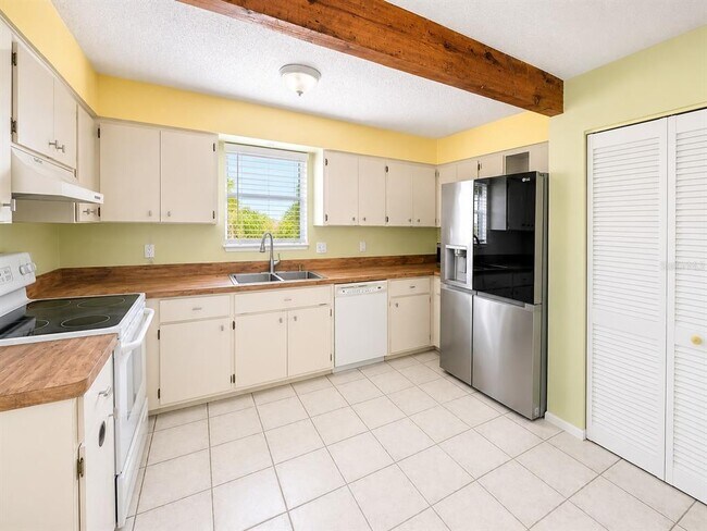 Photo - 60 Beachcomber Ln