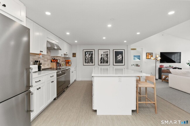 Photo - 140 Rowayton Ave Unit E