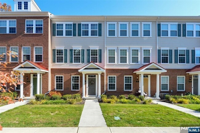 Building Photo - 60 Litchfield Ln Unit 603