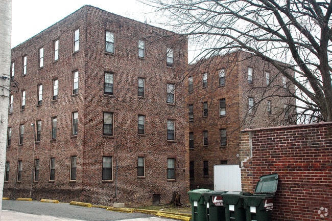 Oaklynne Apts