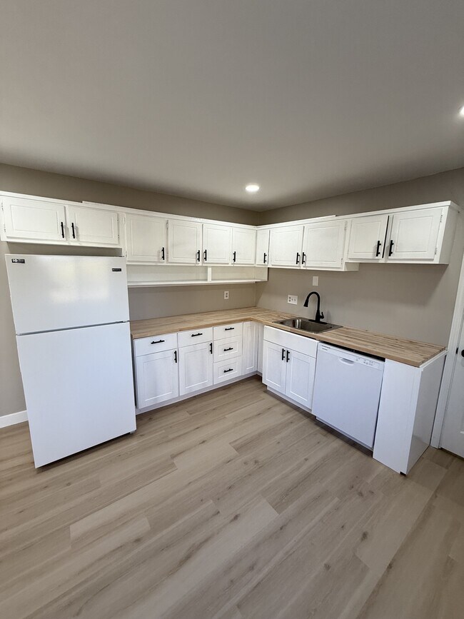 Photo - 1412 Wolf Ct Casa