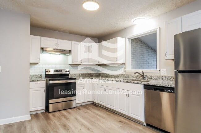 Photo - 2520 Stonehenge Dr