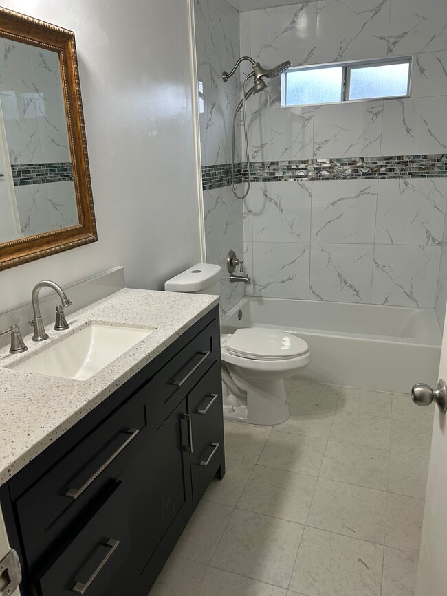 Photo - 6558 Neddy Ave