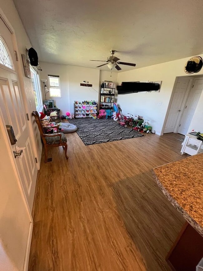 Photo - 4 Bedroom 2 Bath House on Prospect - Pet-Friendly!