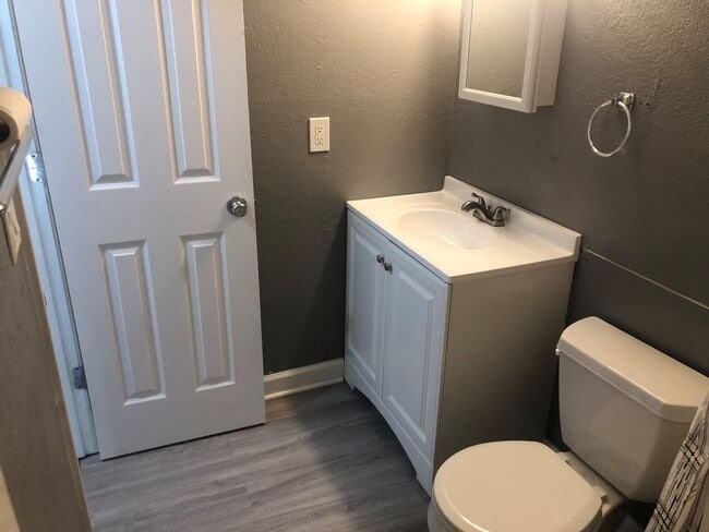 Photo - 300 N Thorpe St