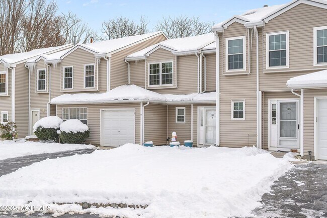 Photo - 33 S Pointe Cir