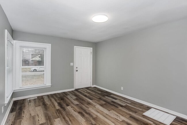 Photo - 1 BR, Section 8 Available