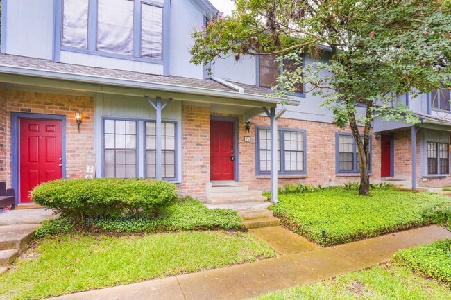 Building Photo - 1411 Gracy Farms Ln Unit Apt 76