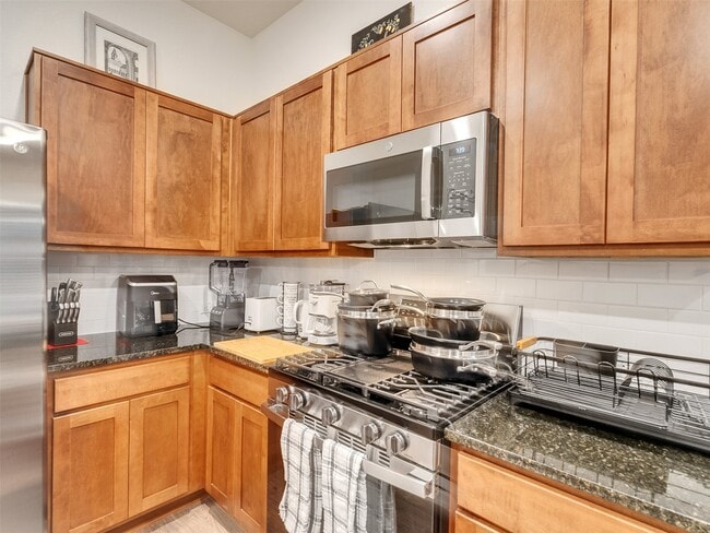 Photo - 409 Magnolia Ln