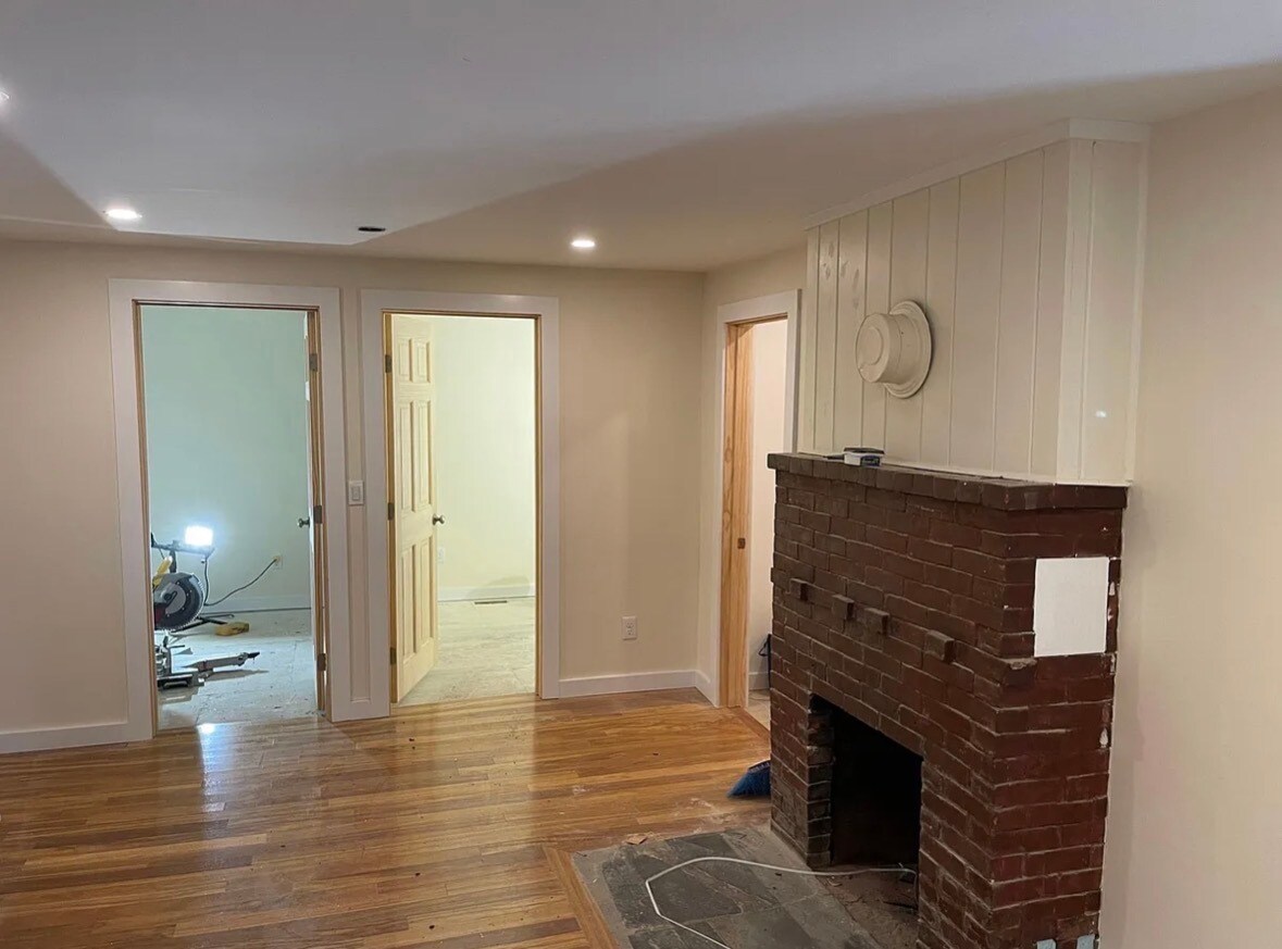 Photo - College Hill Apartments, LLC Unit 81