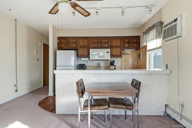 Photo - 10 Leanore Dr