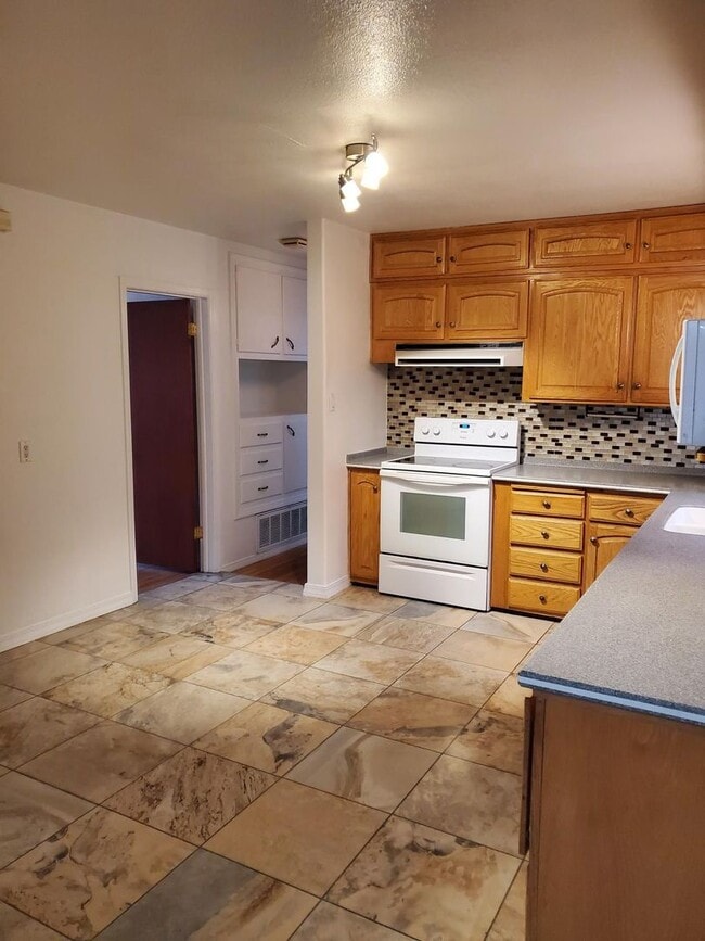 Photo - 1101 Indiana St NE