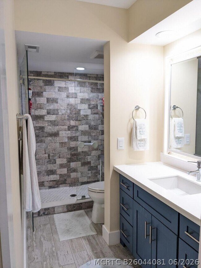 400 E Club Cir Unit 107