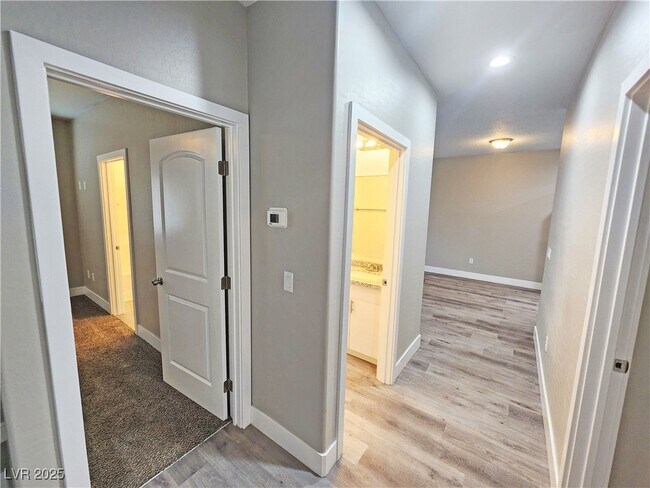 Photo - 1111 Sixshooter Ave