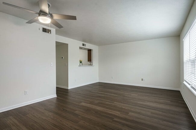 Emerald Pointe Apartments
