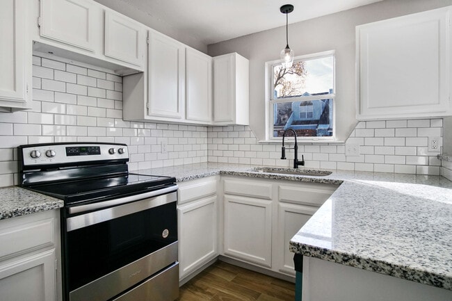 Photo - 1318 Catalpa Ln