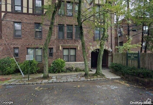 Building Photo - 1 Hillside Ave Unit 3C Rental