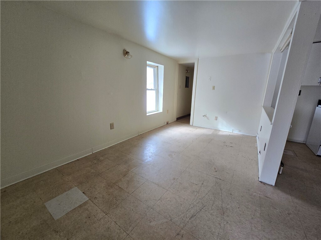 Photo - 130 E Elisha St
