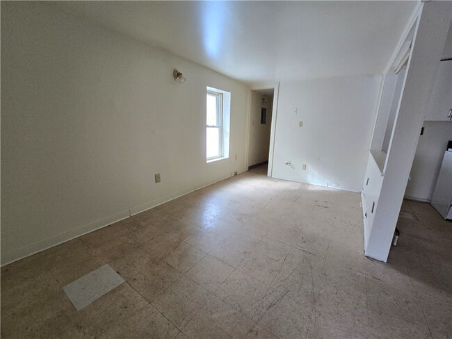 Photo - 130 E Elisha St