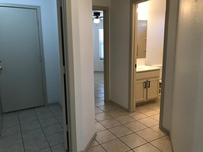 Photo - 8143 W Watkins St