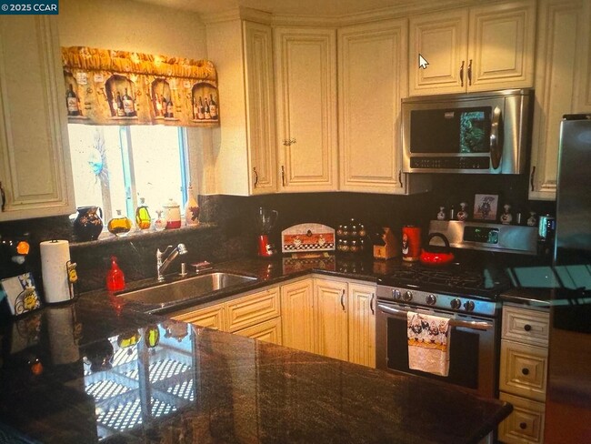 Photo - 1241 Brookview Dr