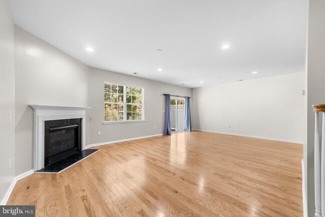 Photo - 133 Newman Ct