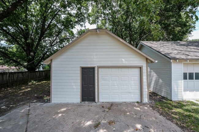Photo - 1126 W 1st Ave