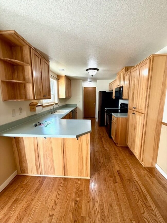 Photo - Charming 3 Bedroom home with Backyard Oasis!