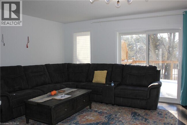 Photo - 135 Hardcastle Dr