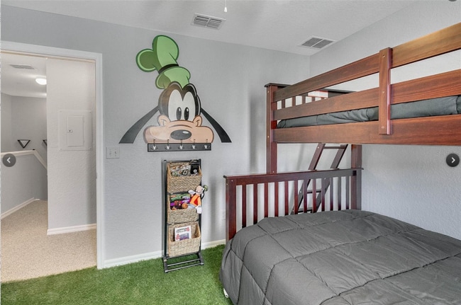 Photo - 4561 Yellowgold Rd E