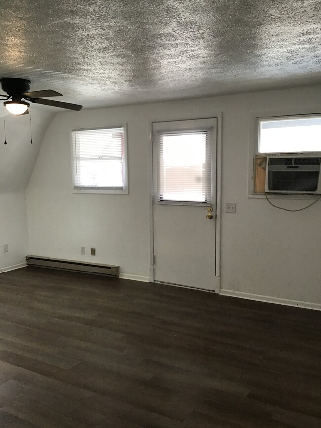 Living Room - 3 Rocky Ln Apartments Unit 3