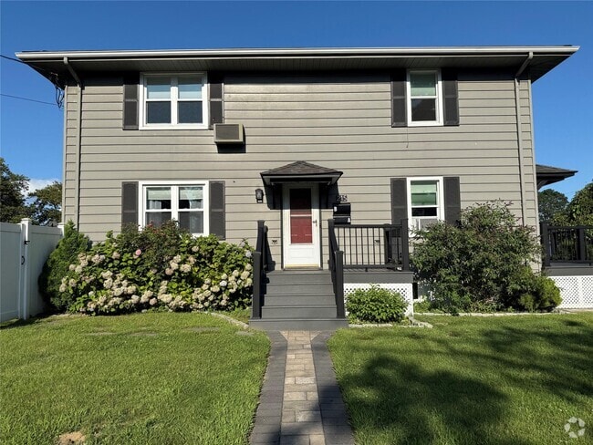 Building Photo - 215 Campagnoli Ave Unit B Rental