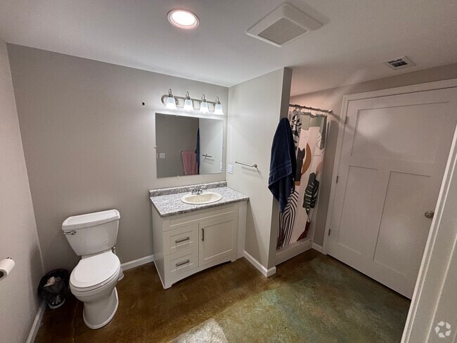 Building Photo - 201 1st Ave W Unit 3 Rental